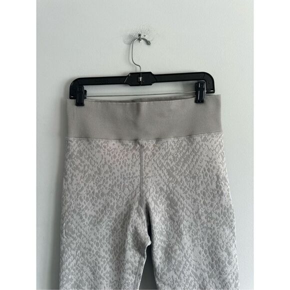 offline by aerie high rise gray snakeskin pattern leggings women’s size XL - Picture 2 of 5